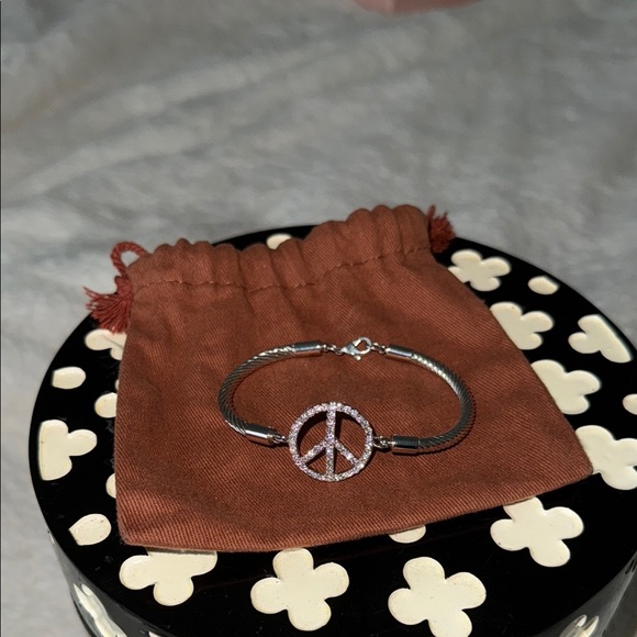 Silver Peace Sign Bracelet - Picture 1 of 4